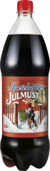 Apotekarnes Julmust 1,4L PET-flaska med klassisk röd etikett och tomtillustration, röd skruvkork