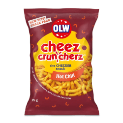 Röd påse OLW Cheez Cruncherz Hot Chili 75g snackpack med majsbågar och chilikrydda på framsidan
