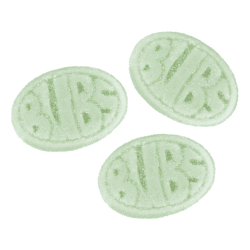 Tre gröna ovala sockrade skumgodisbitar av märket Bubs Cool Fruity Pear Mini med präglad text på vit bakgrund