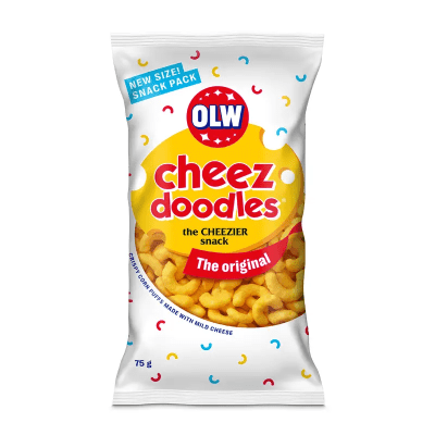 Zoom bild av OLW Cheez Doodles Original 75g snackpack, vit påse med gul och röd design med majsbågar på framsidan