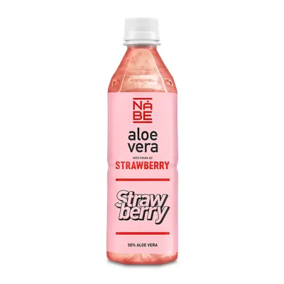 Zoom bild av NaBe Aloe Vera Strawberry 500ml rosa petflaska med vit kork och jordgubbsmotiv, 50% aloe vera