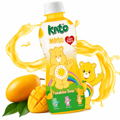 Zoom bild av Gul flaska Kato Care Bears Mango 320ml med Funshine Bear-motiv, omgiven av mangofrukt och gult stänk