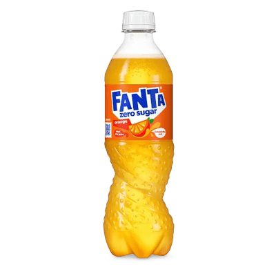 Zoom bild av Fanta Zero Orange 50cl PET-flaska med orange etikett och texten Zero Sugar på vit bakgrund