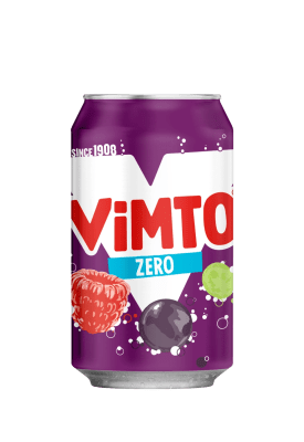 Zoom bild av Lila aluminiumburk med Vimto Zero logotyp, röda och vita bokstäver, med bilder på hallon, svarta vinbär och lime