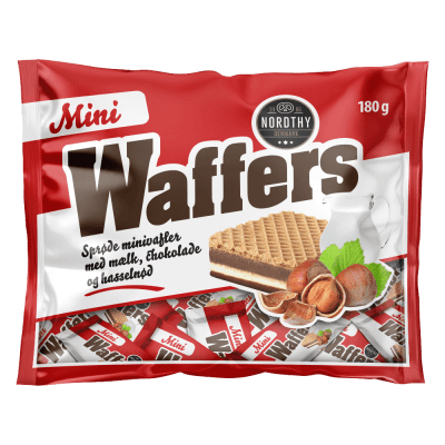 Zoom bild av Röd påse med Nordthy Mini Waffers 180g med hasselnötter, chokladfylld minivåffla och Nordthy-logotyp, produktbild på vit bakgrun